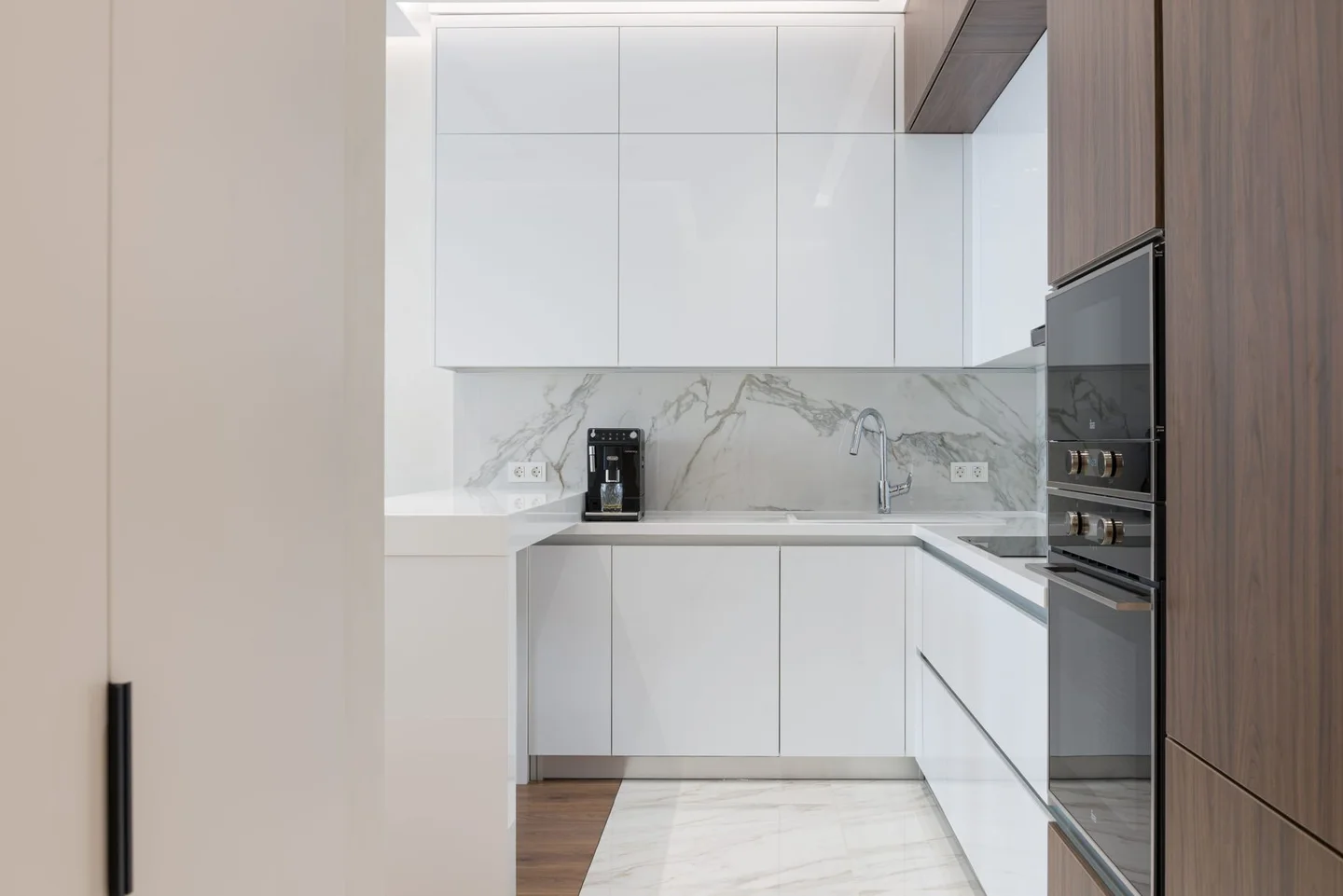 Cabinet facelifts design