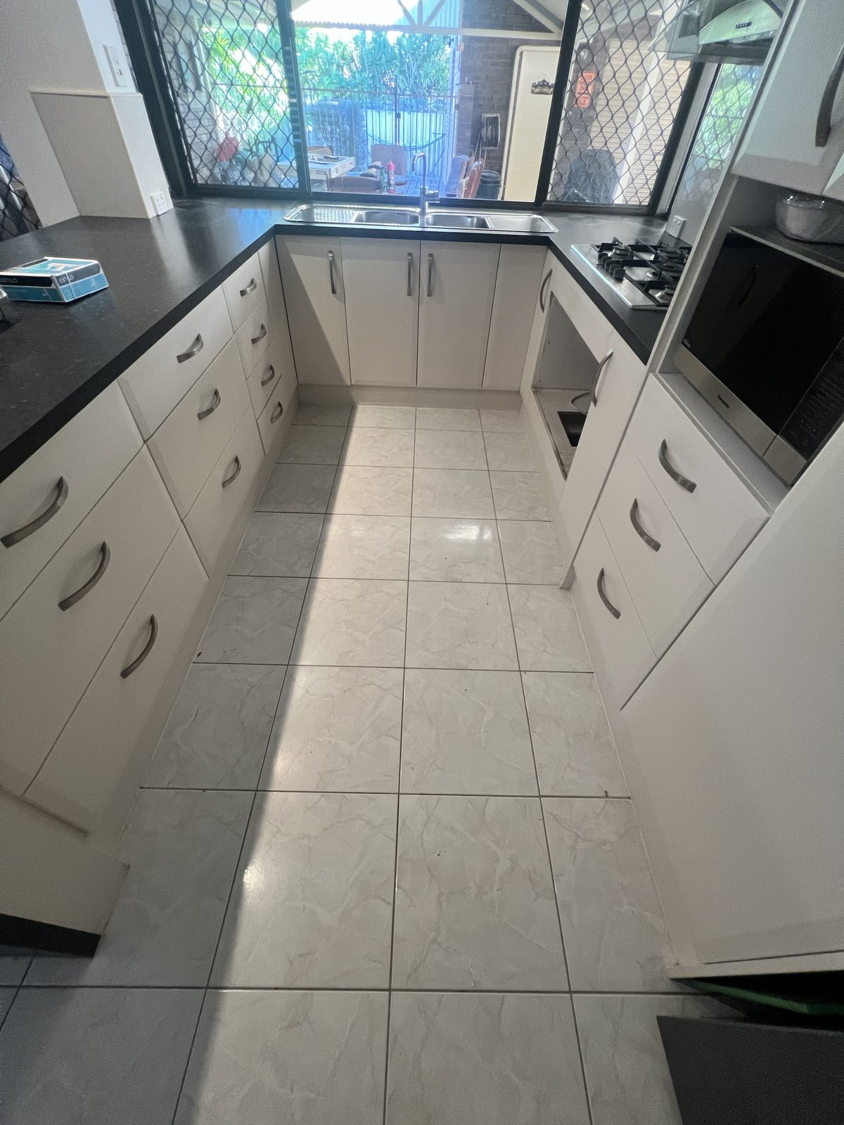 Kitchen before facelift